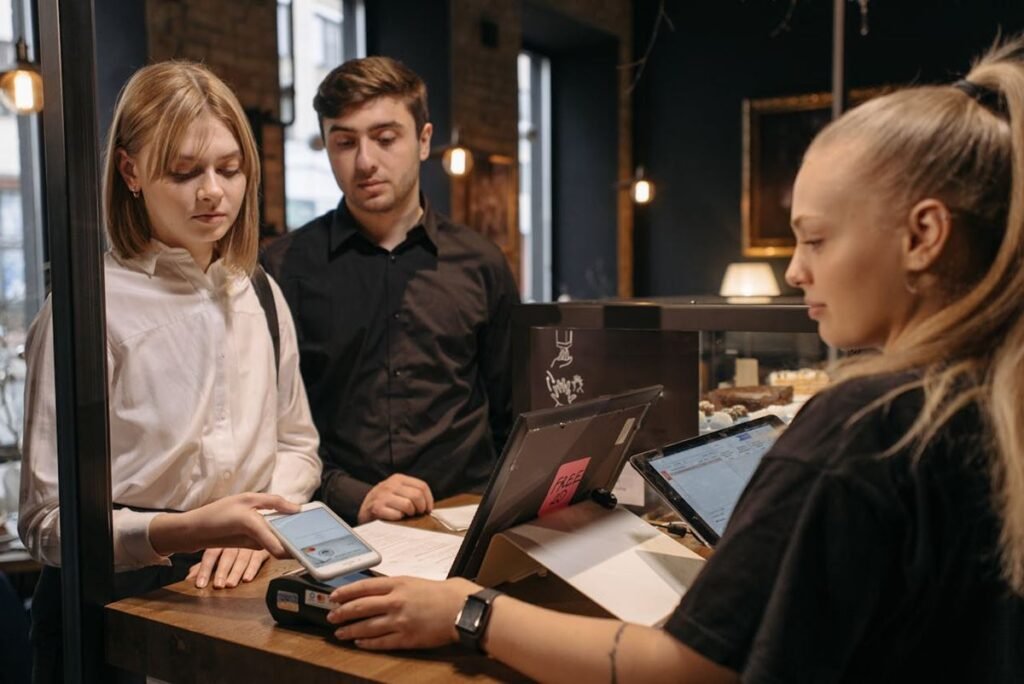 digital-wallet-Photo by Pavel Danilyuk on Pexels.jpg