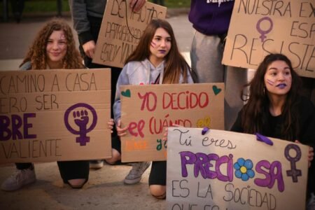 Barcelona Womens Day - Image by Pablo Valerio from Pixabay