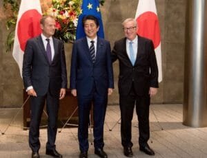 Tusk - Abe - Juncker - Photo © European Union 2025